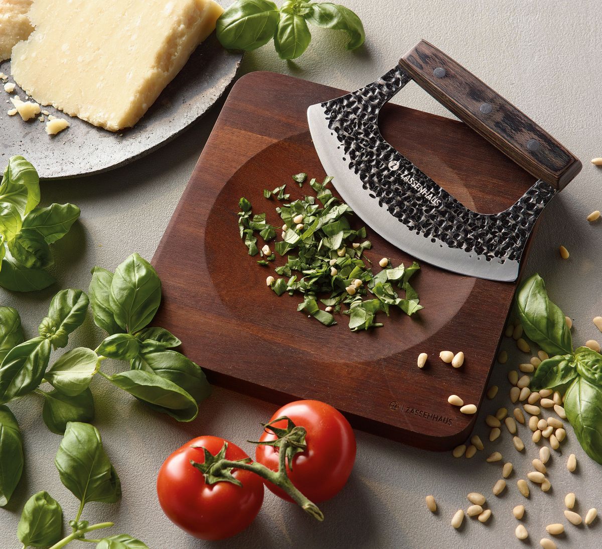 070842 MINCER Sekáček na bylinky, ořechy, česneku čokoládu s extra ostrým ostřím a luxusní dřevěnou deskou od špičkové německé značky Küchenprofi.